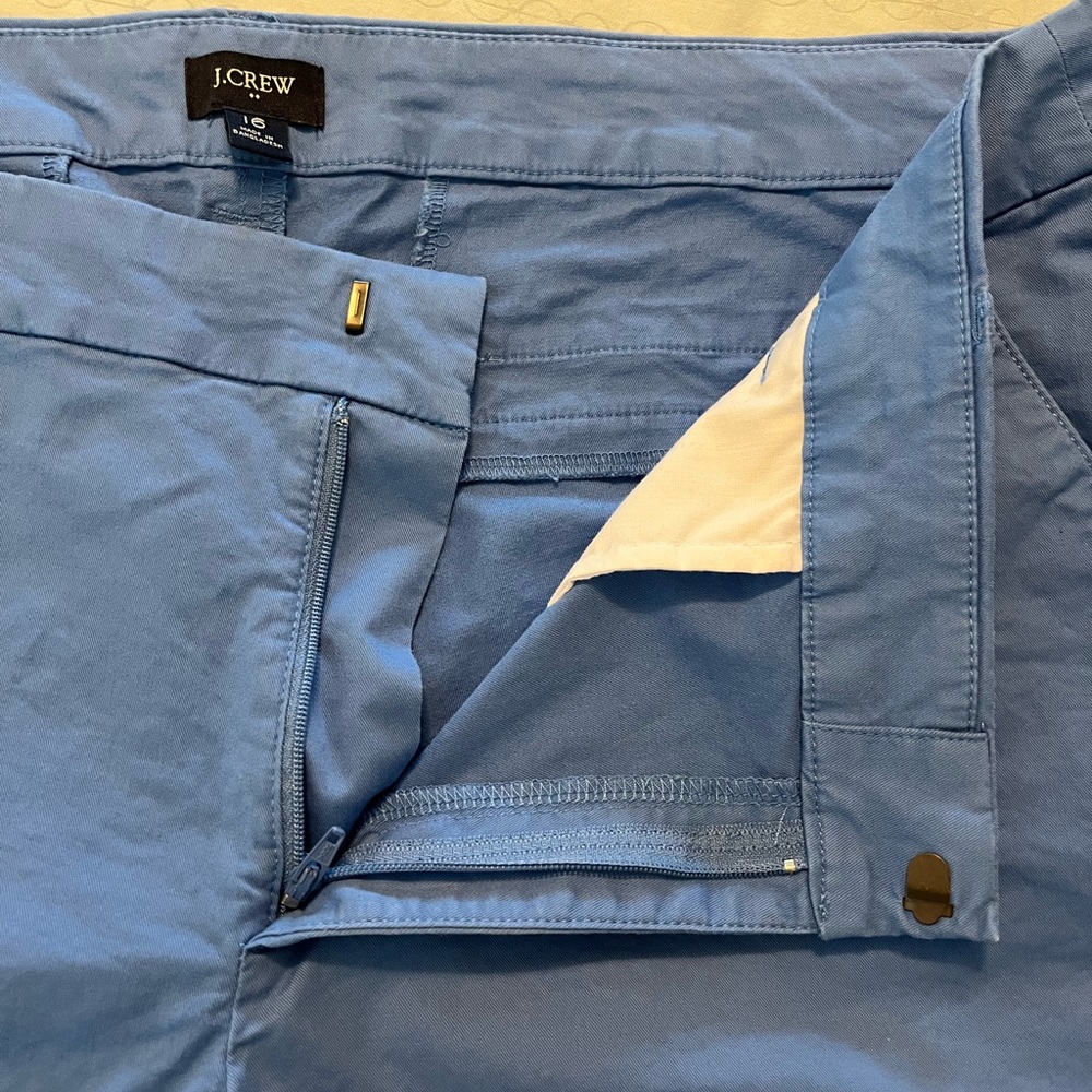 J Crew 9” Frankie Chino Shorts - Picture 4 of 6